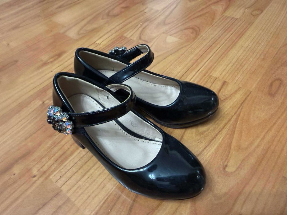 Детски обувки с ток 27 Номер