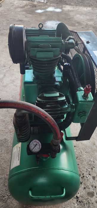Компрессор 7.5 кв 180л
