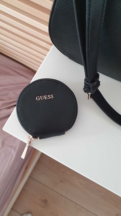 Черна чанта Guess