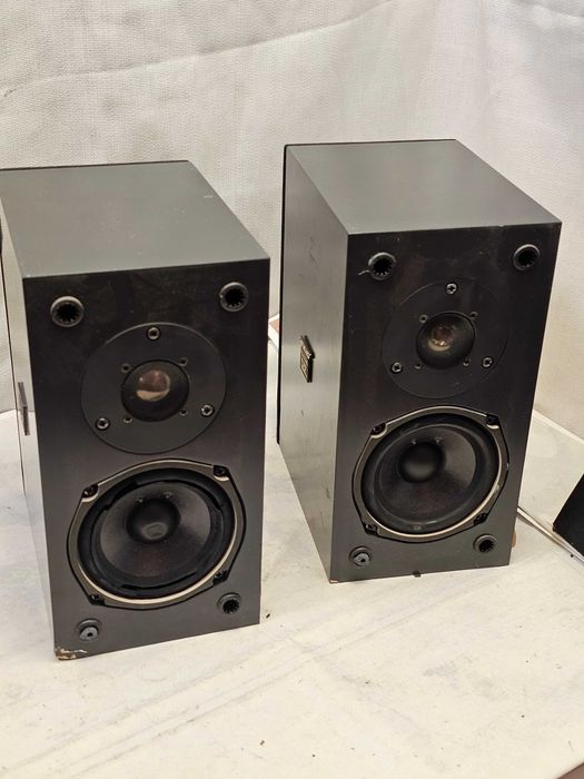 Titlu: Boxe Raft Surround Onkyo THXS-1L THXS-1R Certificare Lucasfilm THX Made in Germany Borne Aurite Proiect Reconditionare Camera Copii Jucarii