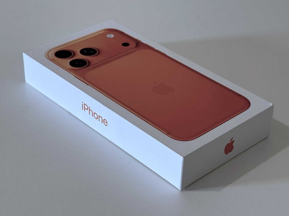 Бартер! Чисто НОВ! 12м.Гаранция! iPhone 17 Pro Max Cosmic Orange (Оранжев)