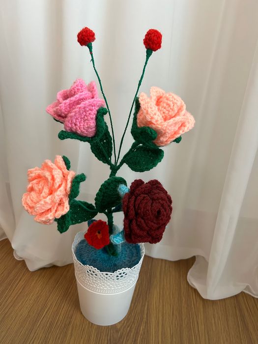 Floare tricotata manual