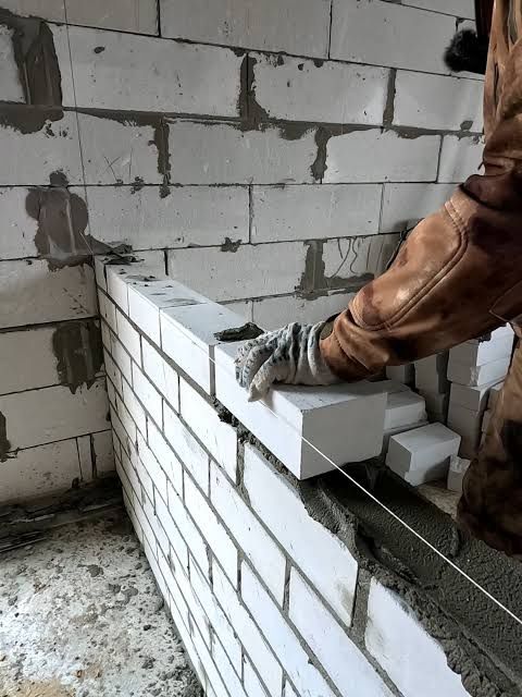 Кровля крыш. Кладка кирпича