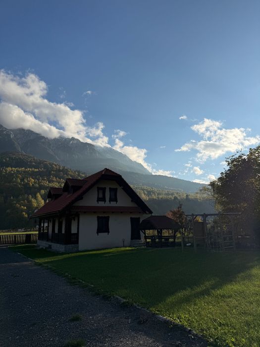 Cabana de inchiriat la poalele muntilor Piatra Craiului