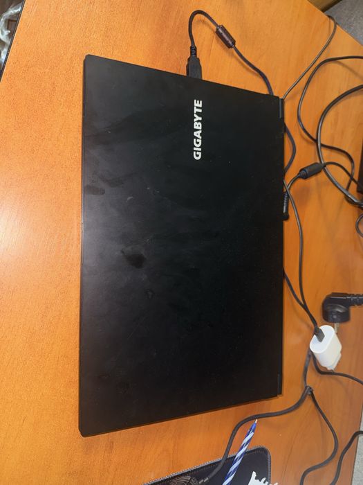 Срочно продам Игровой Ноутбук Gigabyte