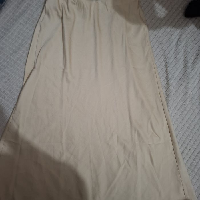 Fusta de satin bej
