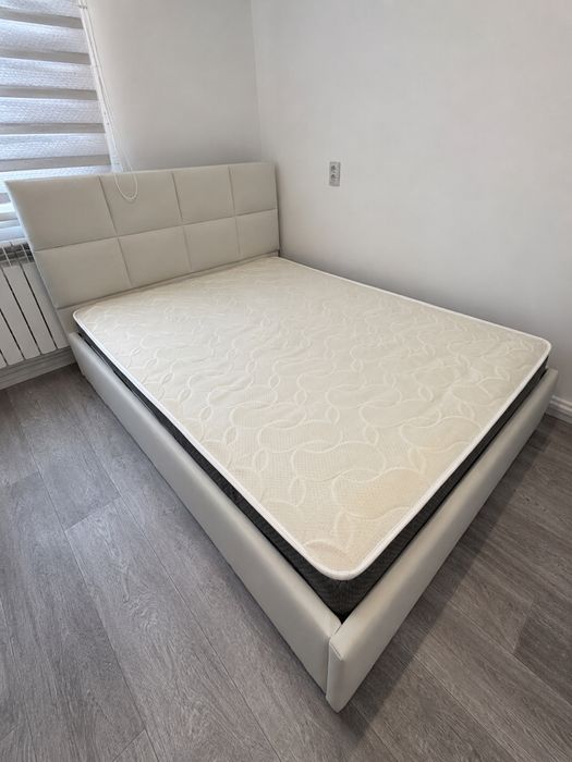 Продам кровать 1.9м х 2м