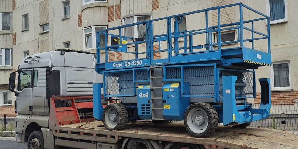 Închiriere nacela electrica si cu motor termic