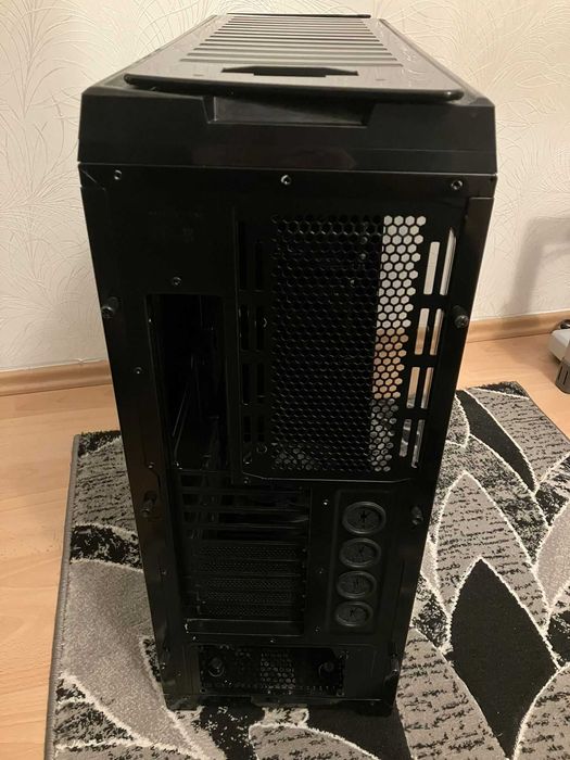 Carcasa PC Gaming/Server NZXT Switch 810 + 4 Ventilatoare Arctic