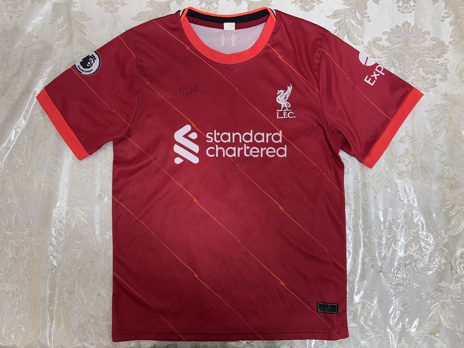 3ta yulduz imzosi bor futbolka