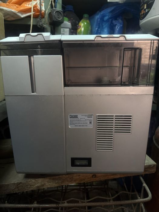 Продаю кофемашину Pioneer.