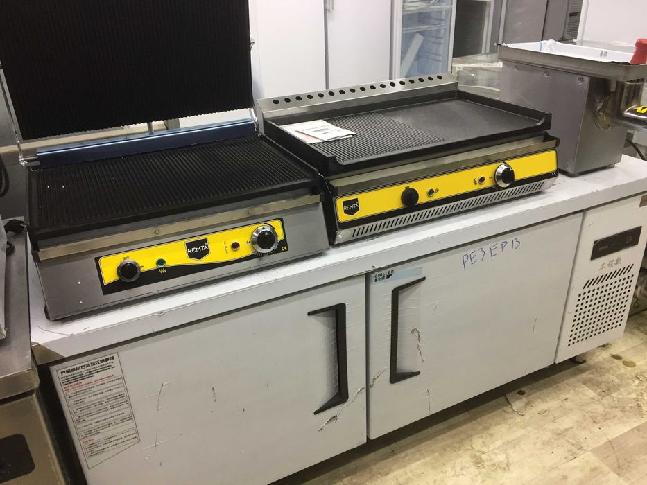 Фритюрница, гриль и разделочный стол