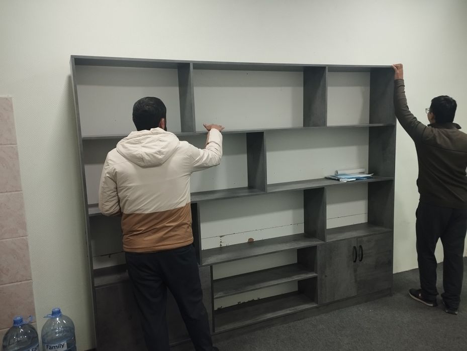 Office mebel stol i stenka