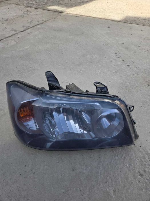 Фара правая Хайландер 2005