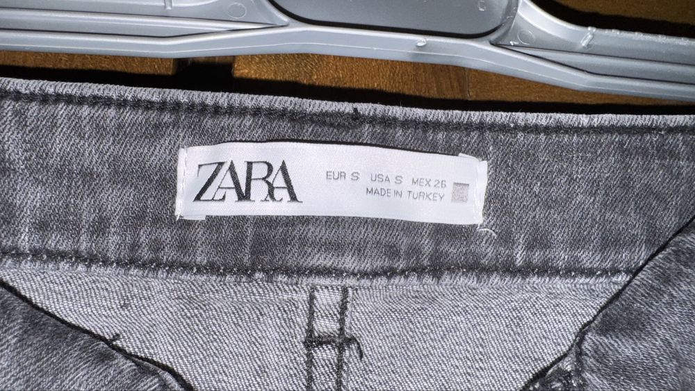 Fusta midi zara