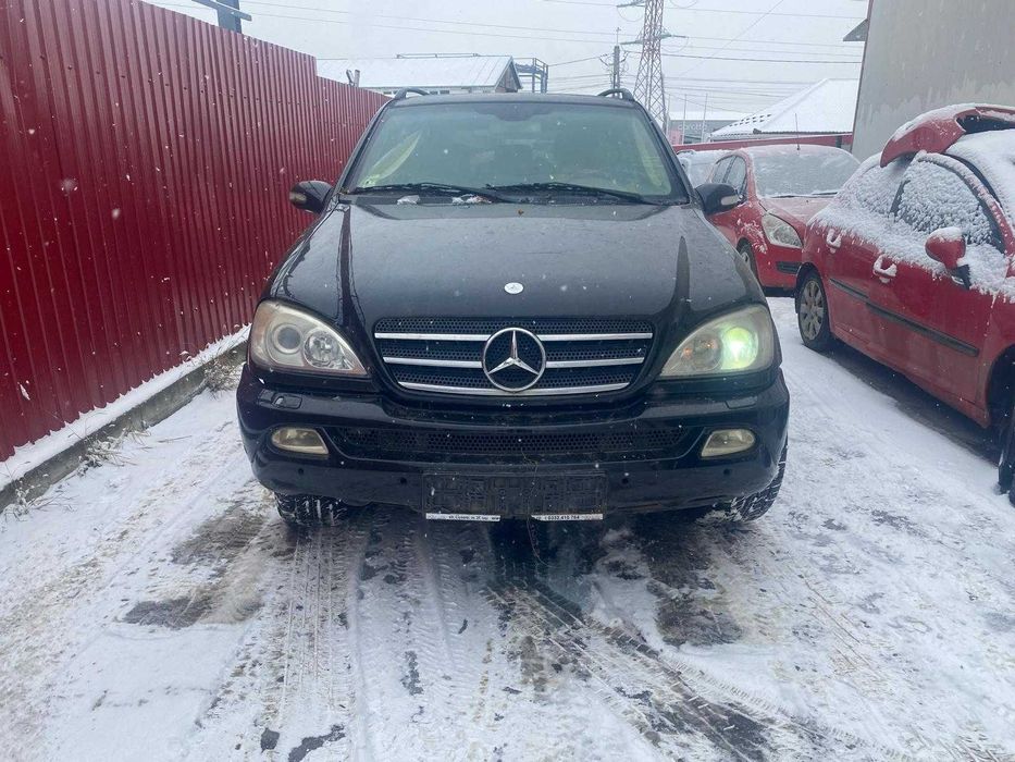 Dezmembrez Mercedes-Benz ML500 W163 5,0 Benzina