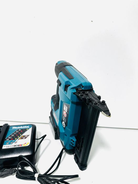 Pistol cuie makita DBN 500 15-50 mm lambriu CA NOU