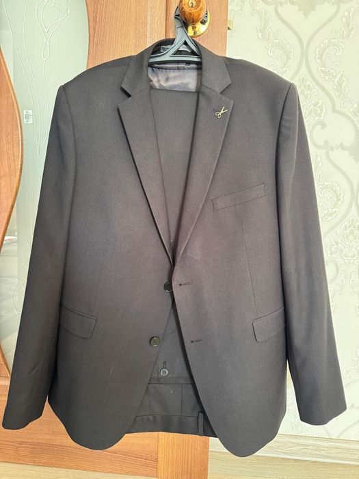 Продаю костюм для подростков