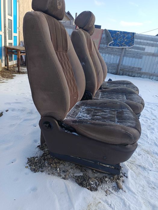 Vând bancheta   sprinter   în stare perfectă! De funcționare