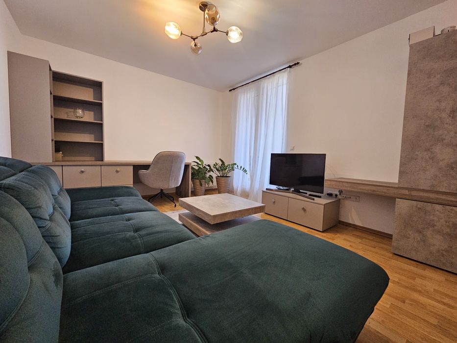 PROPRIETAR, inchiriez apartament 3 camere, cu loc de parcare subteran