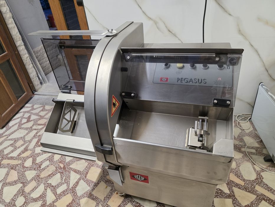 Masina feliat pâine