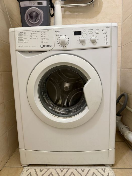 Продается стиральная машина Indesit