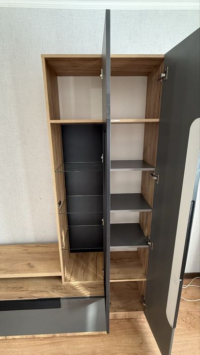 Продам стенку в зал.  От Любимый дом