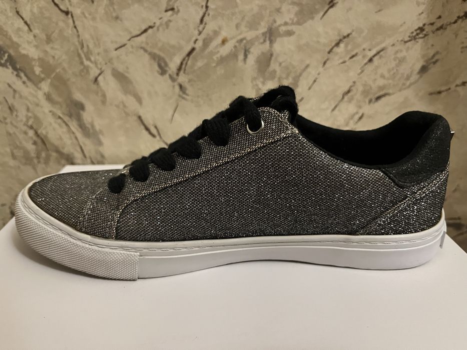 Дамски обувки Guess