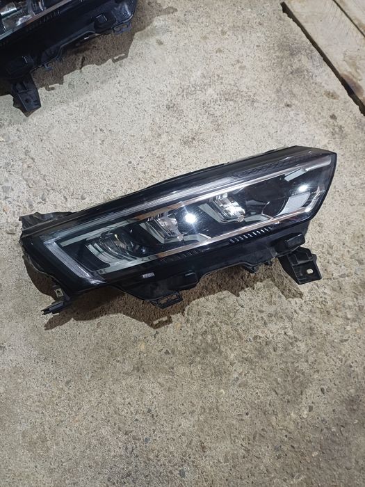 Faruri Renault Koleos facelift