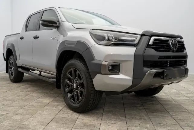 Toyota Hilux Toyota Hilux 2.8 D4-D 4x4 Invincible Mild HYBRID