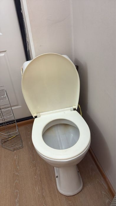 Продам унитаз в хорошем состоянии