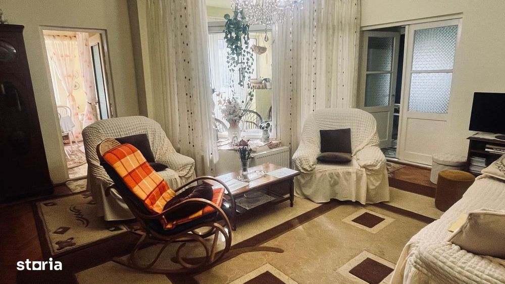 Apartament 3 camere cu balcon, garaj inclus