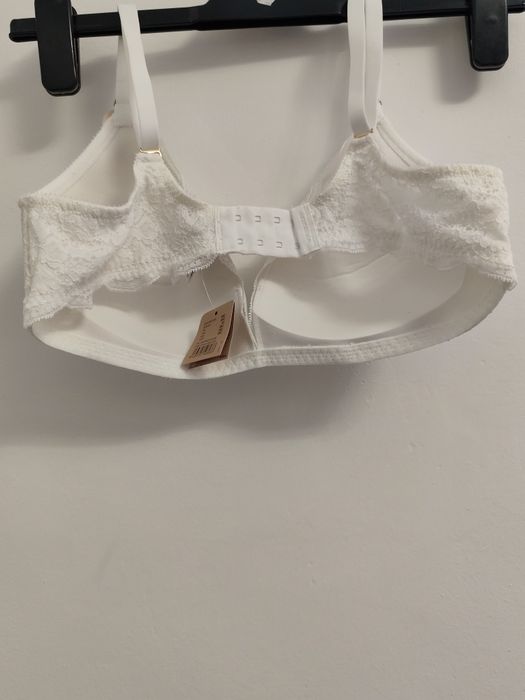 Sutien nou mărimea 80C