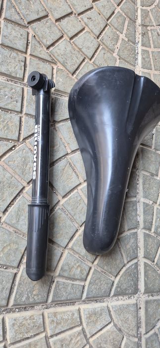Помпа и седалка за велосипед