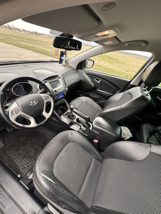 Vând Hyundai ix35