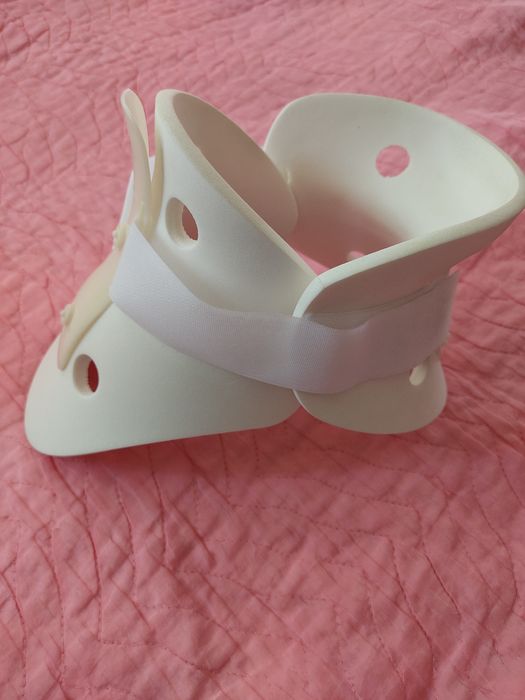 Бандаж для шеи .