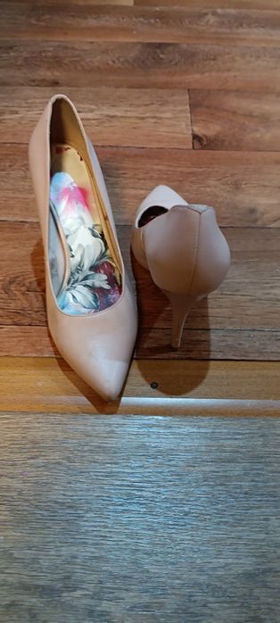 Туфли на шпильке