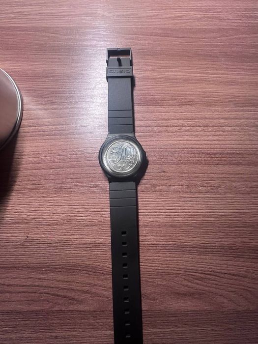 Часы Casio MQ-24 немного б/у