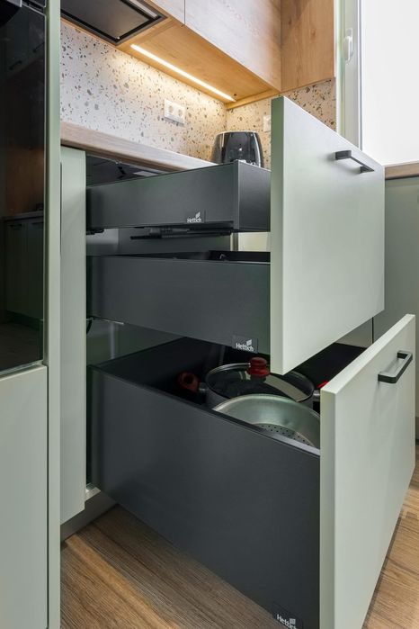 Мебели по поръчка от МЕБЕЛИ РУСЕВ ЕООД