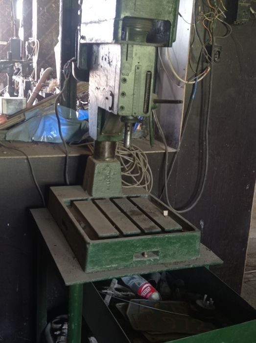 Продам станок сверлильный