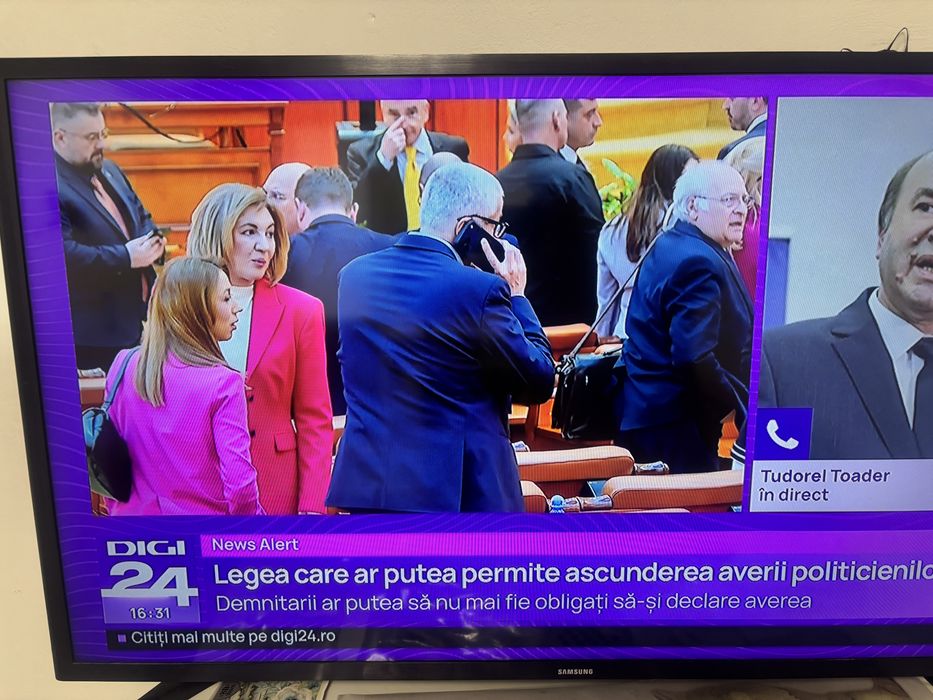 TV Smart LED Samsung  diagonala 101 cm