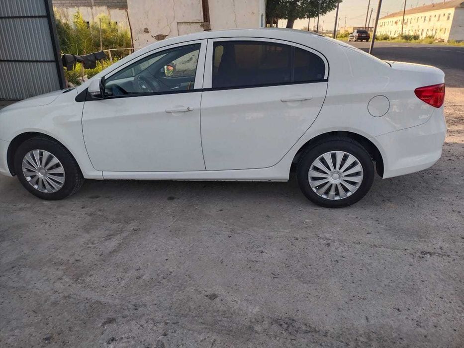 Машина сатылады.