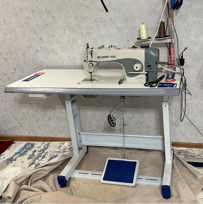 Продам швейную машинку