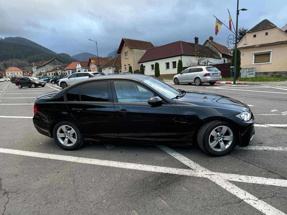 Vând Bmw E90 320d