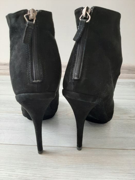 Велурени високи обувки Hoss intropia