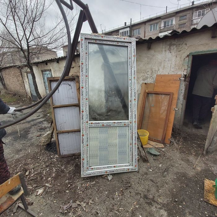 Продам деревянные двери