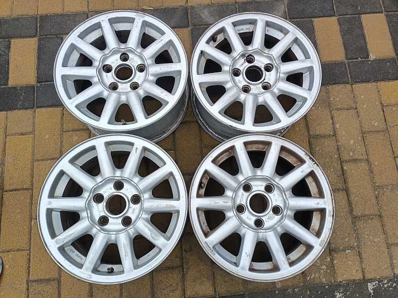 Продам оригинальные легкосплавные диски на Audi