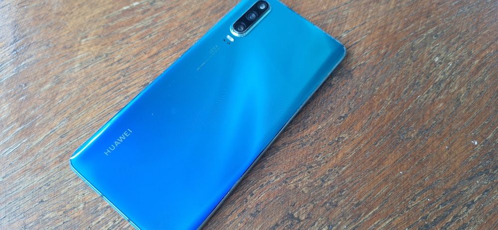 Продавам телефон HUAWEI P30