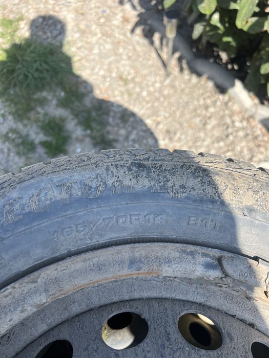 De vanzare Roti pe  14 in 4 prozoane