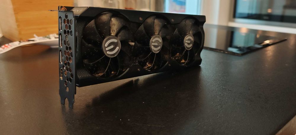 Продавам Перфектна Видео Карта Evga  XC3 ULTRA GAMING RTX 3070 8Gb 256bit OC 3 дни тестов период